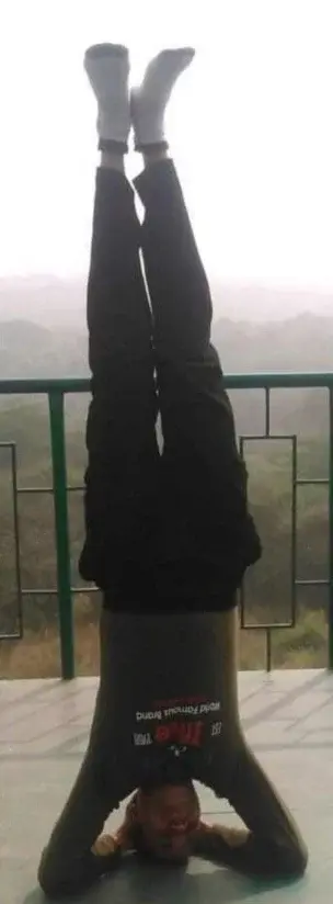Shirshasana (headstand)